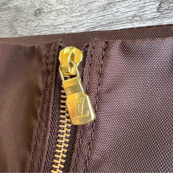 Louis Vuitton Authentic Garment Bag Brass Detailing - Picture 3 of 15